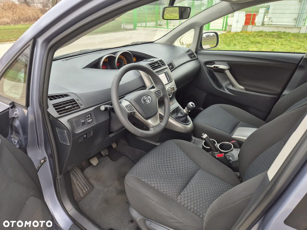 Toyota Verso 1.8 Prestige EU5 - 6