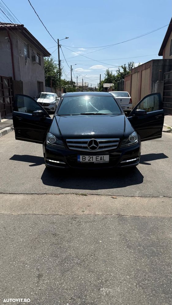 Mercedes-Benz C 2012 photo 2
