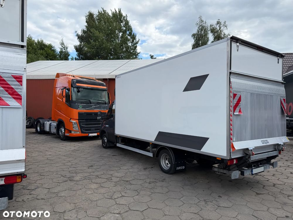 Iveco 50C18 KONTENER 5.0 M + WINDA DHOLLANDIA 1000 KG / BLIŹNIAK / 3 MIEJSCA / PRAWO JAZDY KATEGORIA "B" / 35C18 / DOSTĘPNE 2 SZTUKI / POLSKI SALON !! - 7