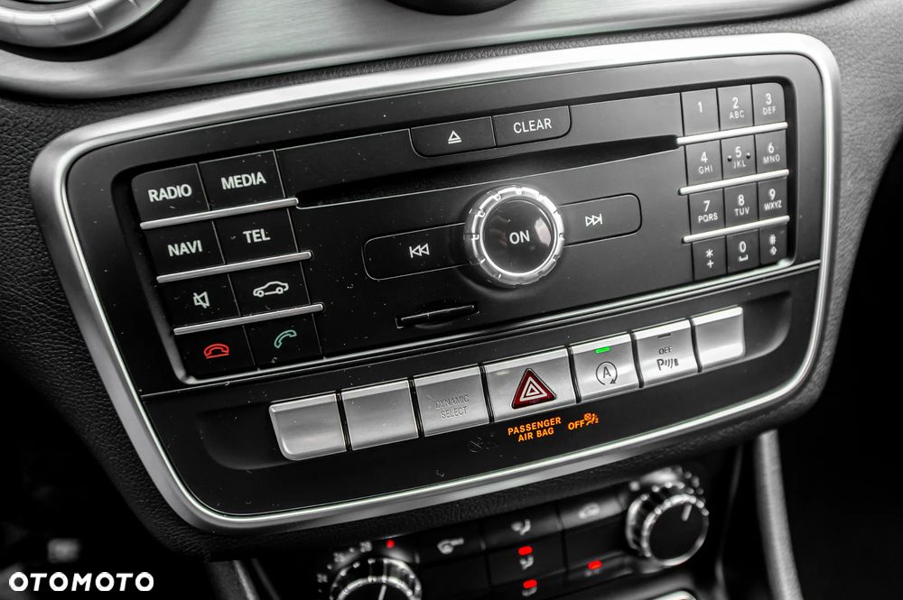 Mercedes-Benz CLA 250 4Matic 7G-DCT AMG Line - 37