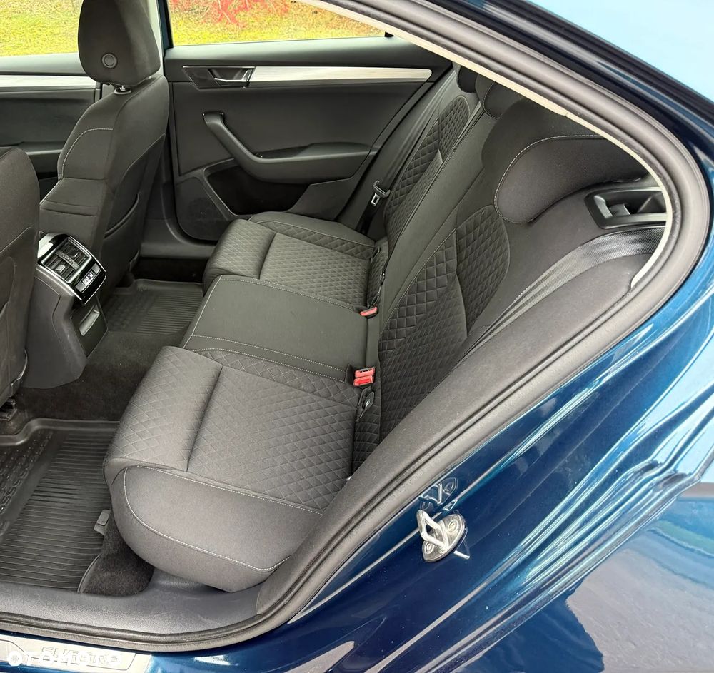 Skoda Superb 2.0 TDI SCR Ambition - 11