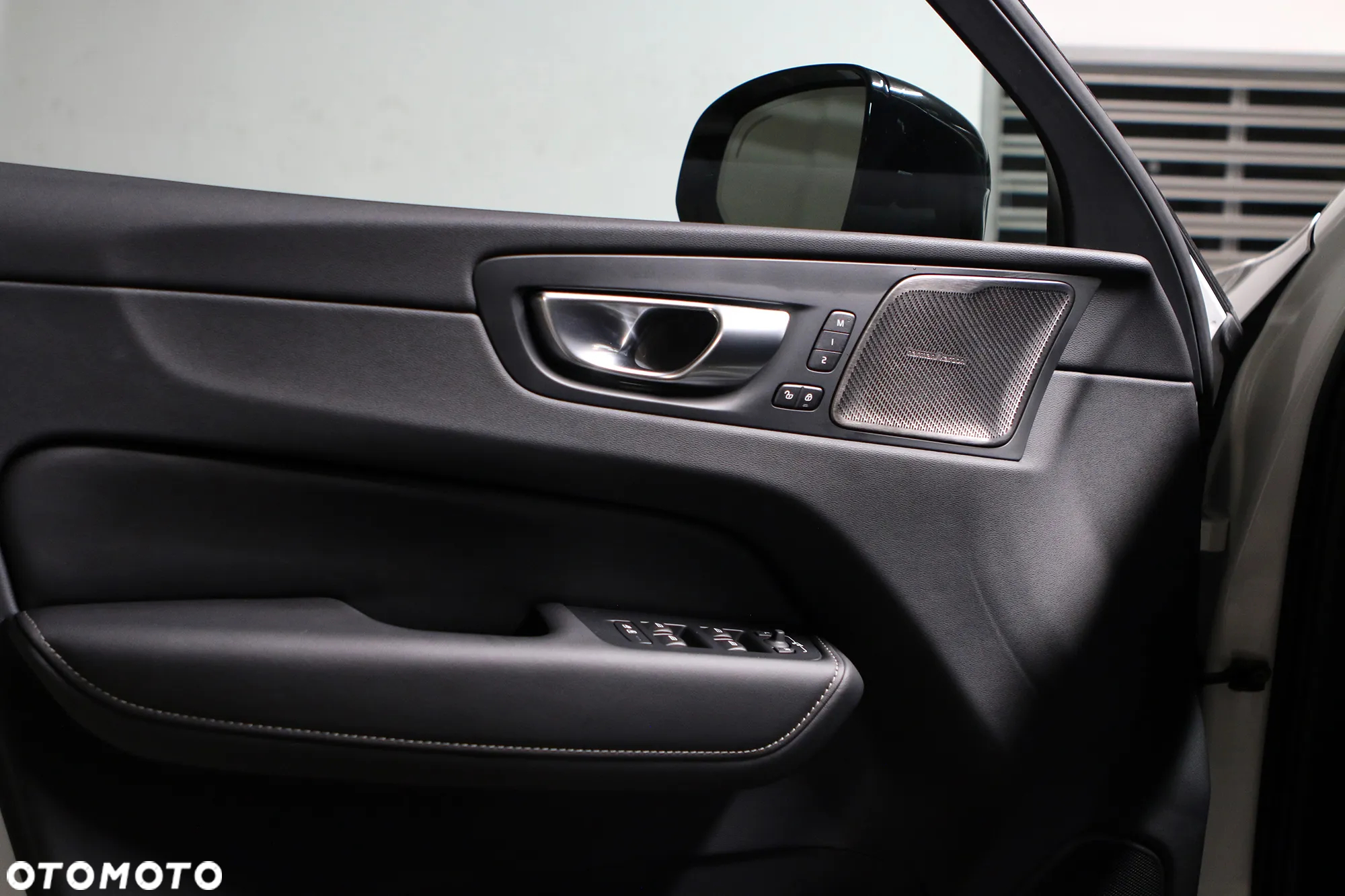 Volvo XC 60 B5 B AWD Ultimate Black Edition - 25