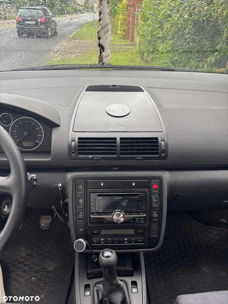 Volkswagen Sharan 2.8 V6 Highline - 7
