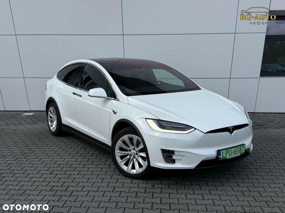Tesla Model X - 5