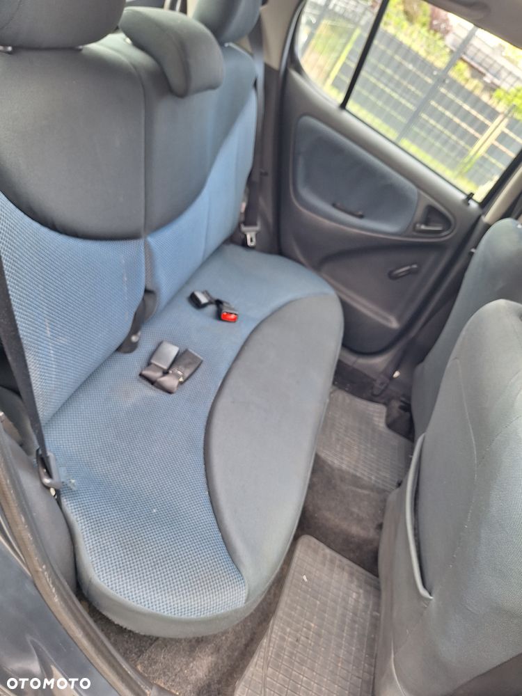 Toyota Yaris 1.3 Sol - 9