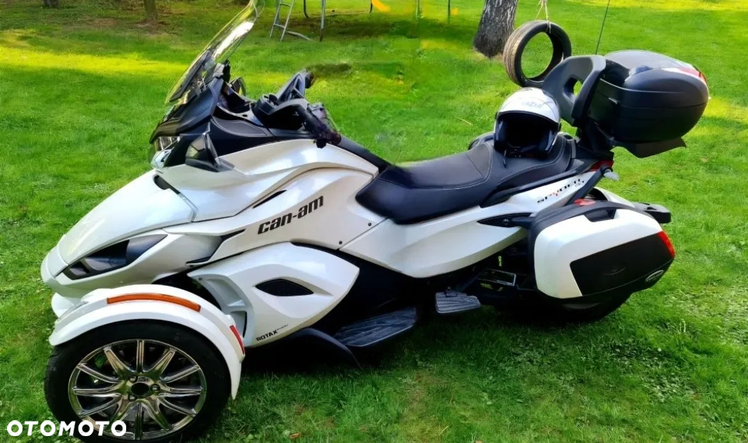 Can-Am Spyder - 2