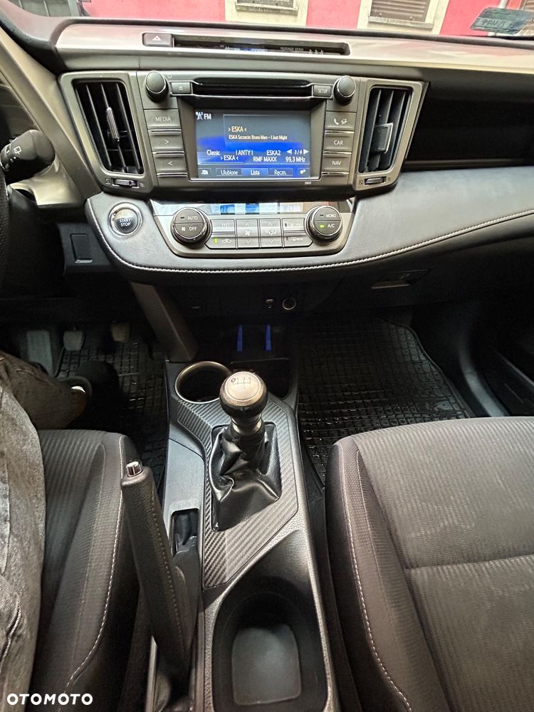 Toyota RAV4 2.0 D-4D Premium - 17