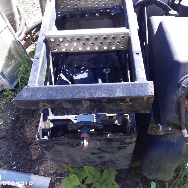 Skrzynka akumulatorowa man tgx tgs waska e6 euro 6 pionowa - 4