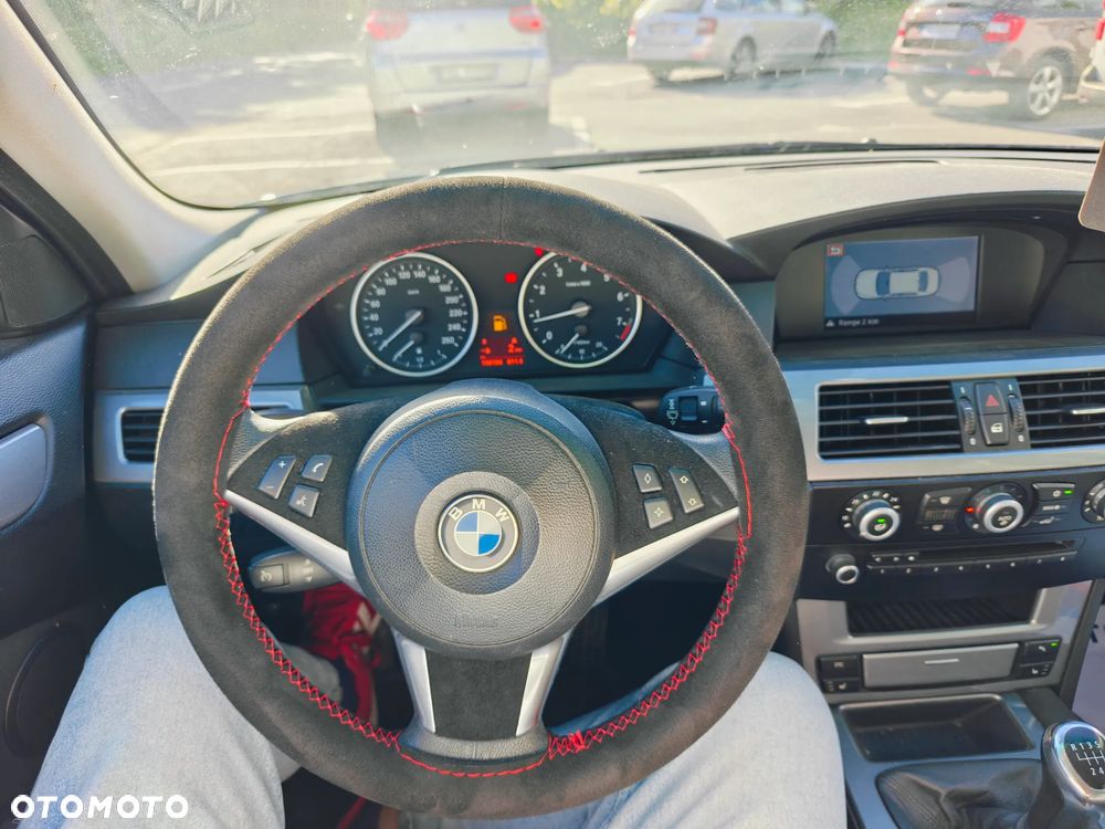 BMW Seria 5 520i - 20