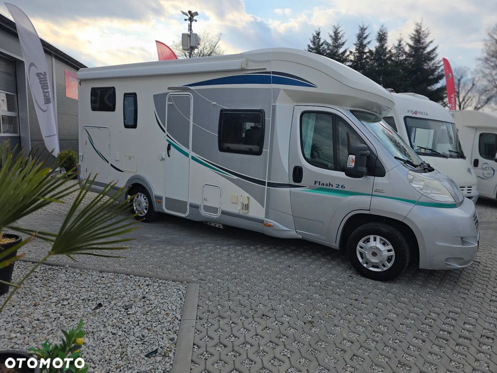 Chausson Flash 28 Polintegra opuszczane lóżko 6.99m - 4