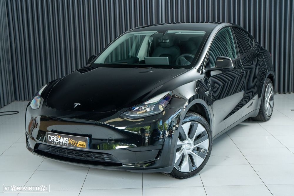 Tesla Model Y Standard RWD - 19