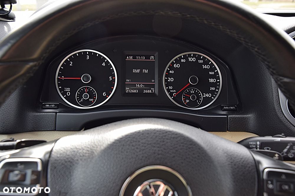 Volkswagen Tiguan 2.0 TDI DPF 4Motion BlueMotion Technology DSG Lounge Sport & Style - 16