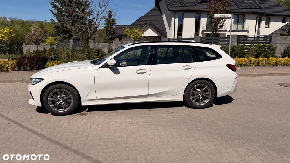 BMW Seria 3 330i xDrive - 5