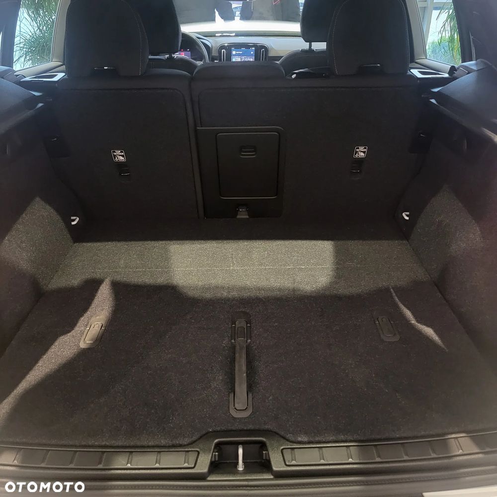 Volvo XC 40 B3 Plus Dark - 10