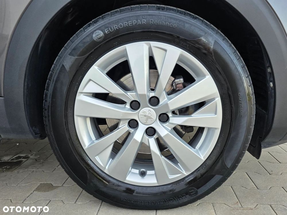 Peugeot 3008 1.5 BlueHDi Active S&S - 23