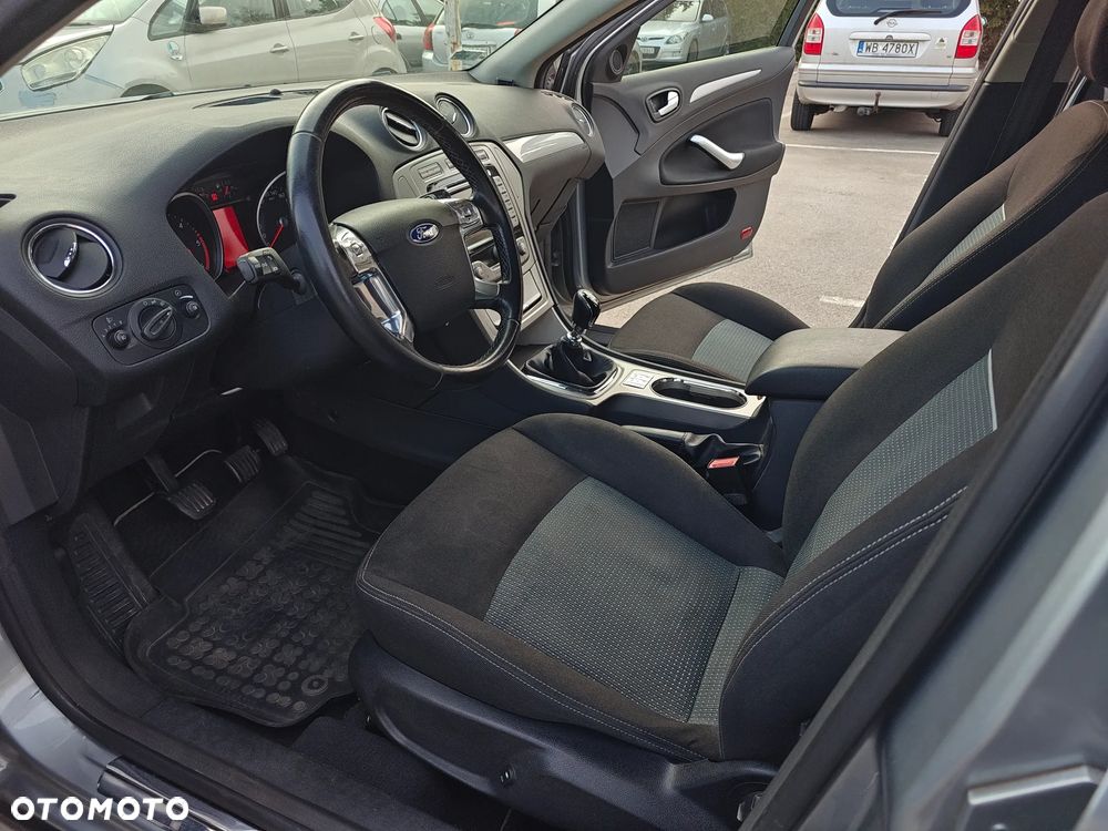 Ford Mondeo - 24