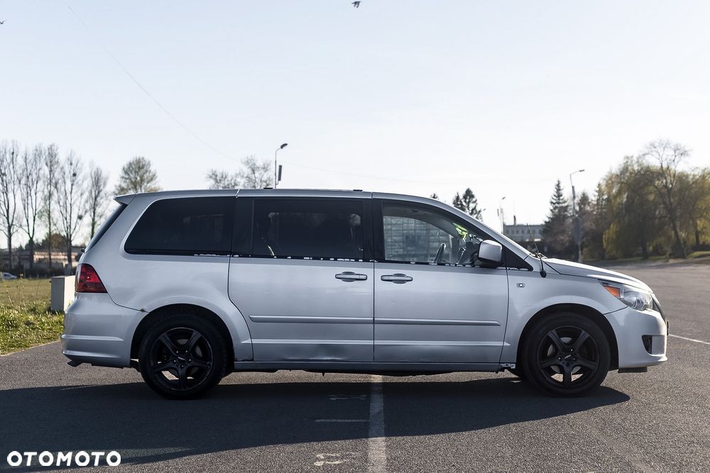 Volkswagen Routan - 2