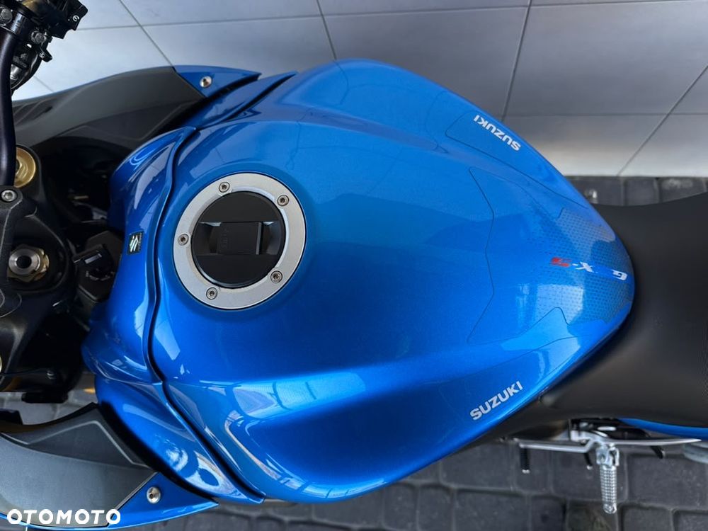 Suzuki GSX - 28