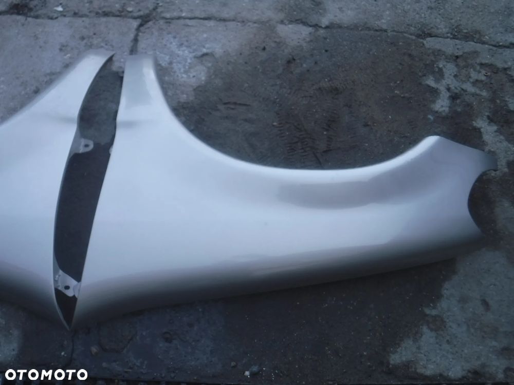 Mercedes ML FL Lift blotnik lewy  bez rdzy 693 C693 - 2