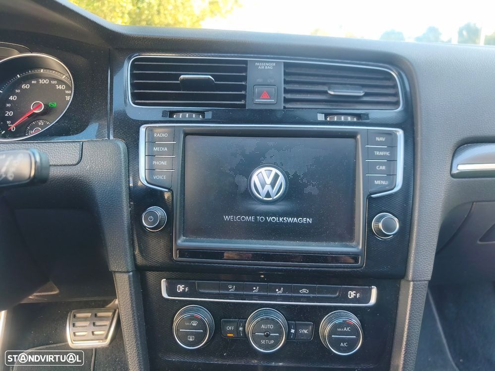 VW Golf 2.0 TDI GTD DSG - 40