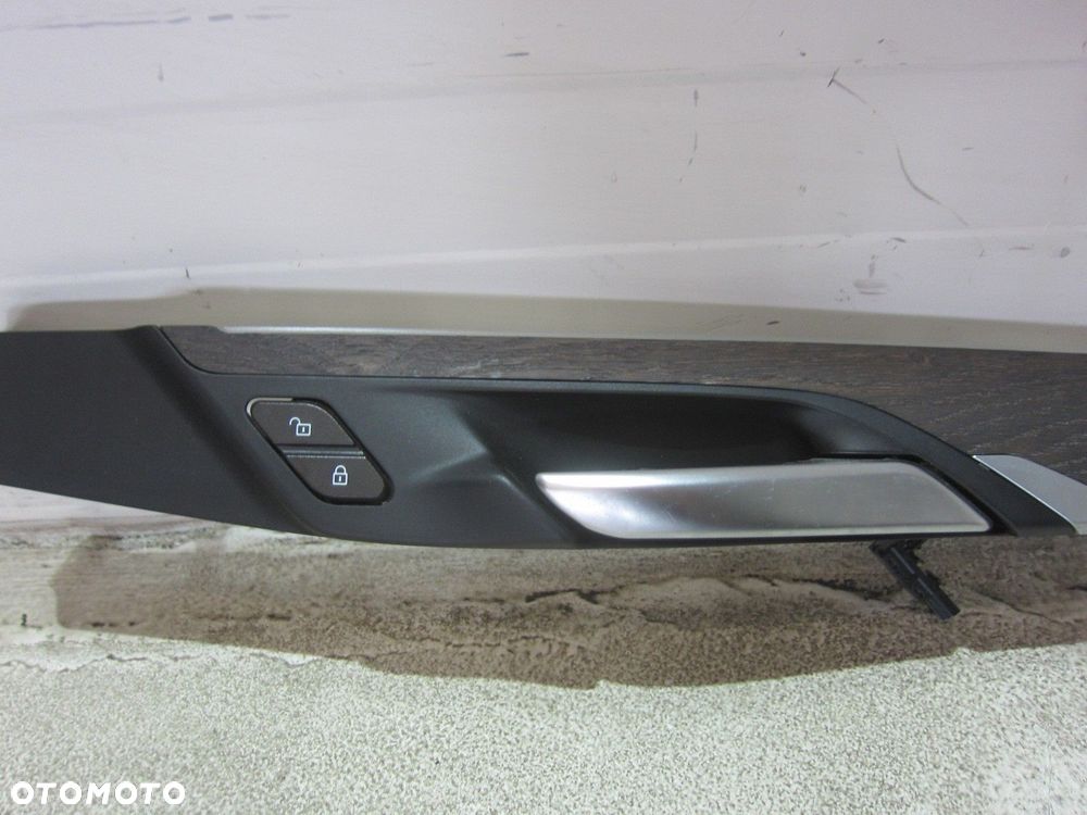 BMW X1 F48 LISTWY KRATKI DEKORY DESKI DRZWI AMBIENTE PERLGLANZ 9347753 LED - 9