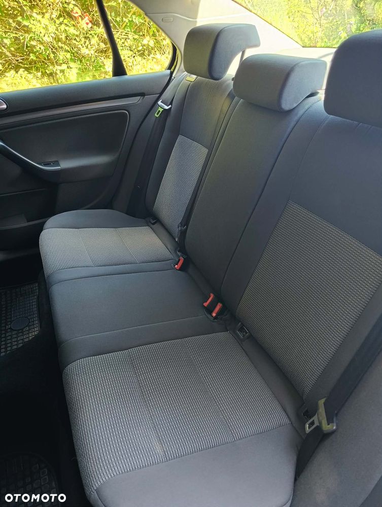 Volkswagen Jetta - 13