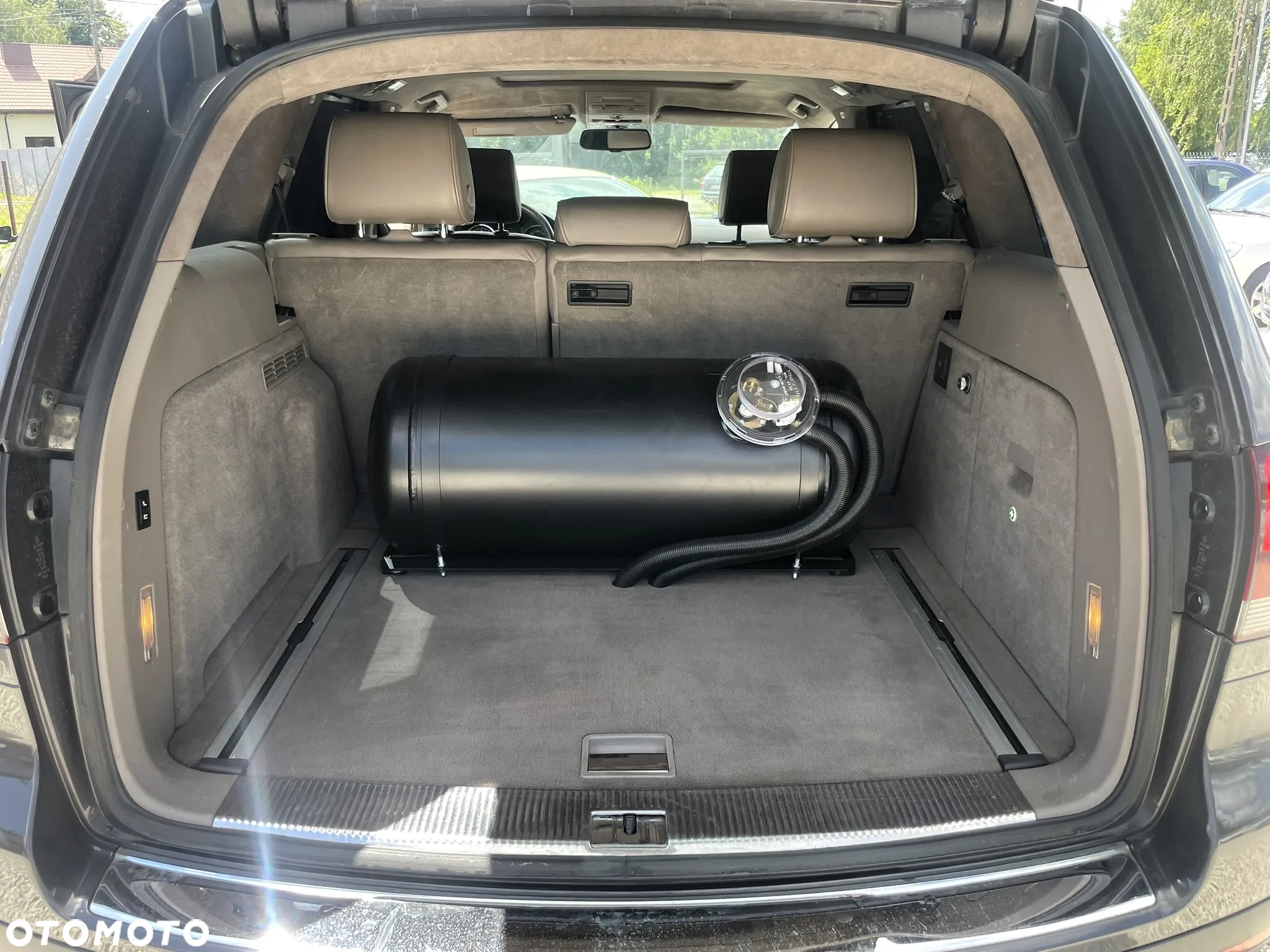 Volkswagen Touareg 4.2 V8 Automatik Individual - 25