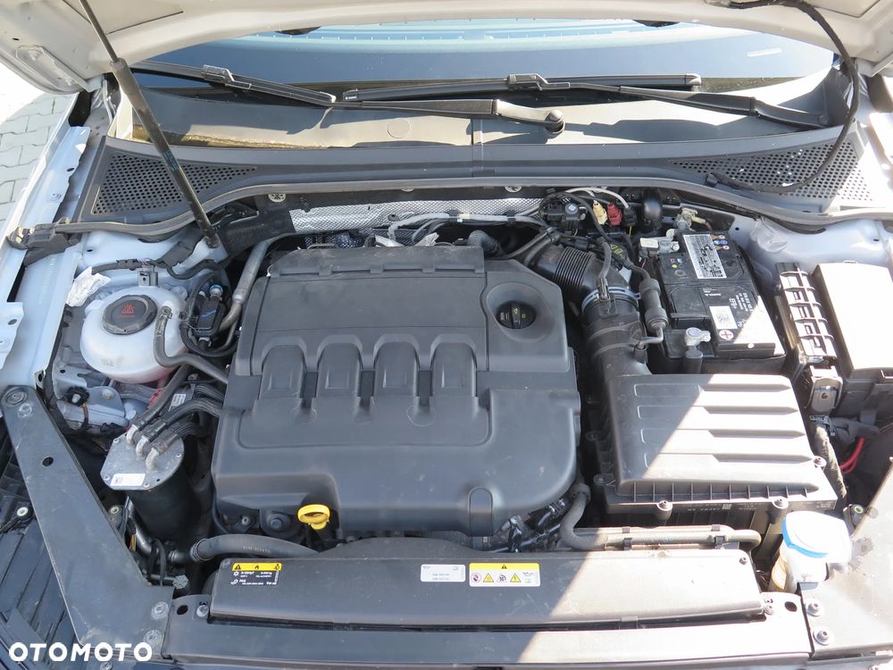 Volkswagen Passat Variant 2.0 TDI 4Mot Elegance DSG - 38