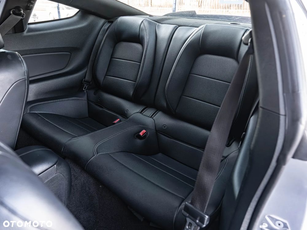 Ford Mustang - 36