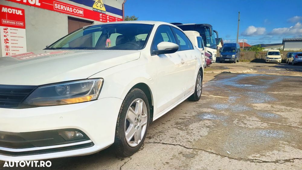 Volkswagen Jetta 2.0 TDI Comfortline - 16