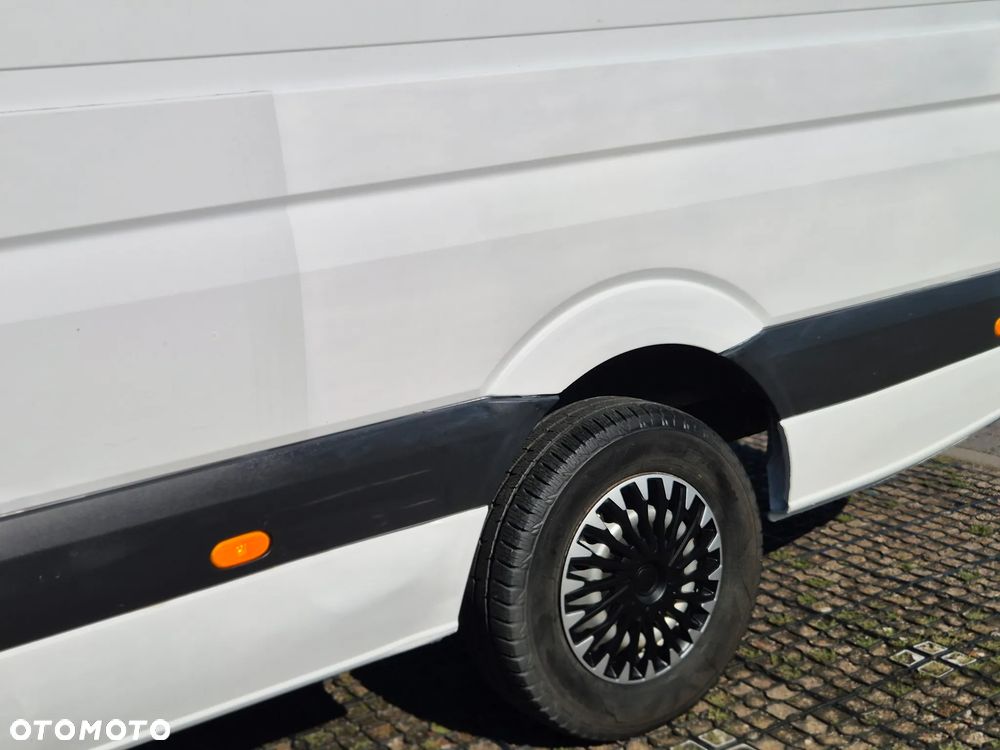 Mercedes-Benz Sprinter - 38