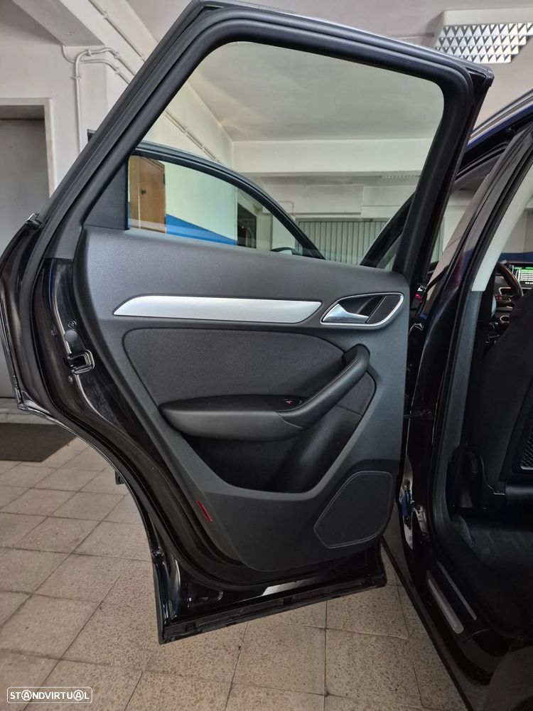 Audi Q3 2.0 TDI quattro S-tronic - 32