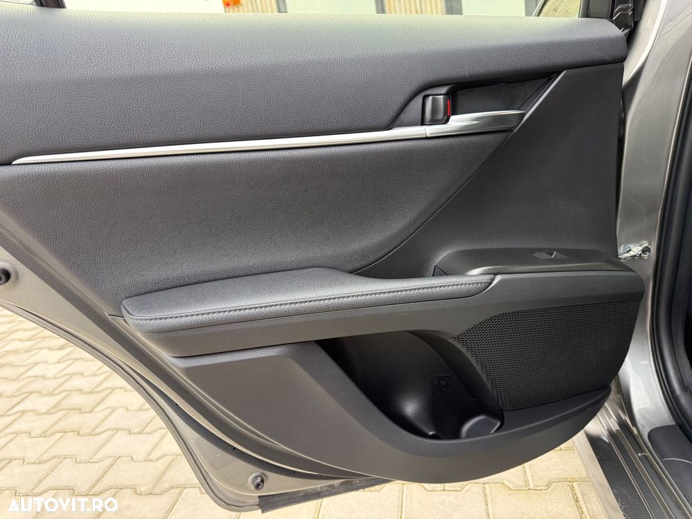 Toyota Camry Business Edition - 15