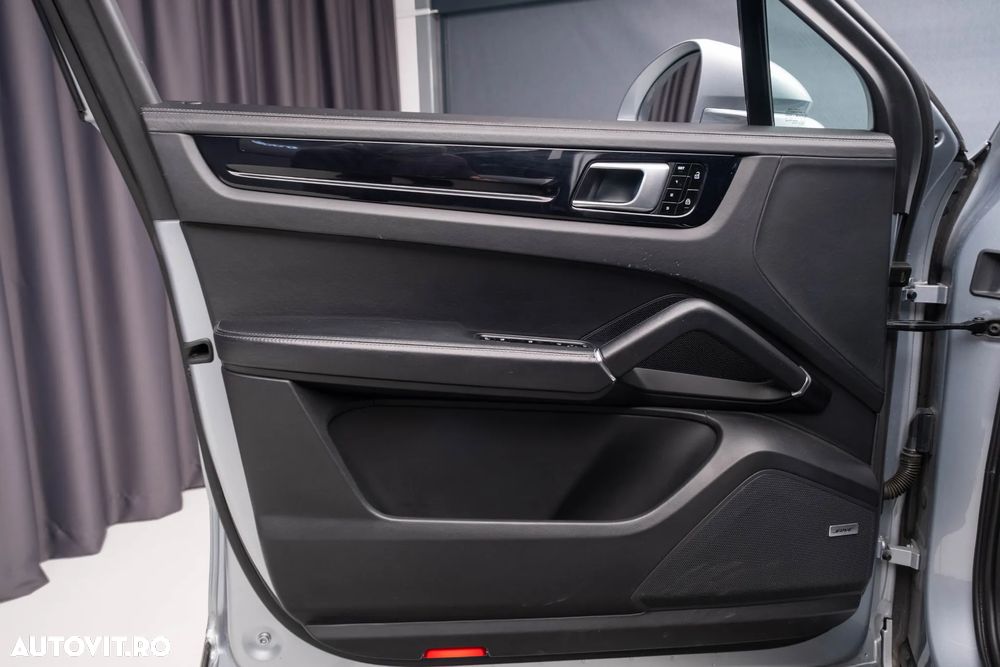 Porsche Cayenne Coupe E-Hybrid Tiptronic S - 22