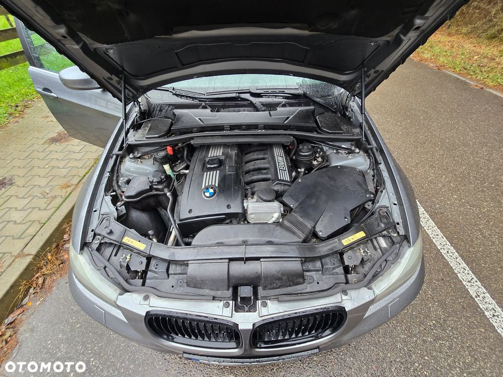 BMW Seria 3 330i xDrive Edition Sport - 18