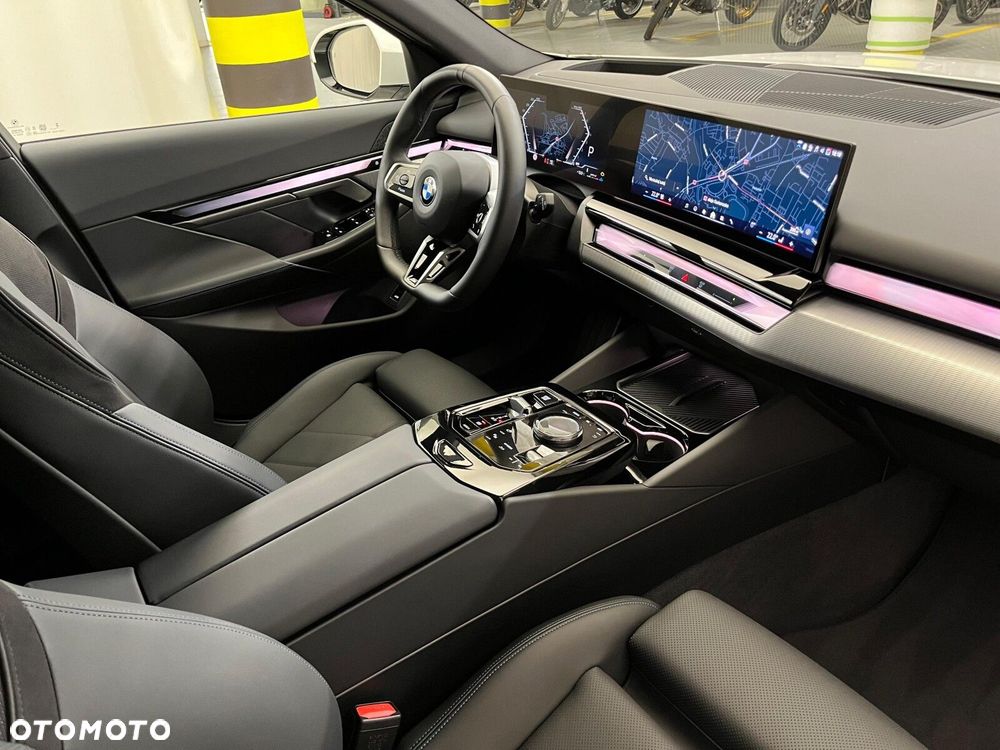 BMW Seria 5 520i mHEV M Sport - 40