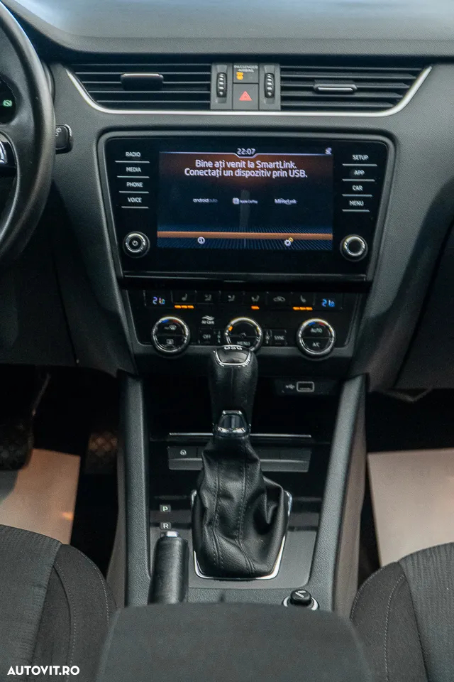 Skoda Octavia 2.0 TDI DSG Style - 4
