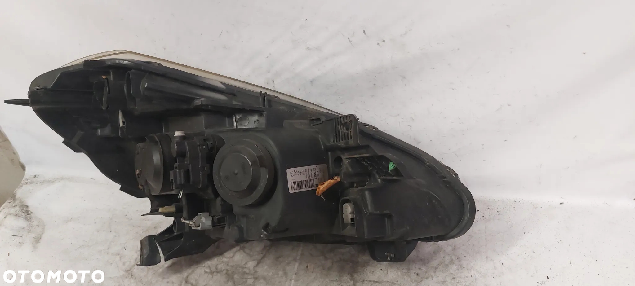 .  PRZOD PRZEDNIA LAMPA LEWA RENAULT CLIO 3 LIFT - 4