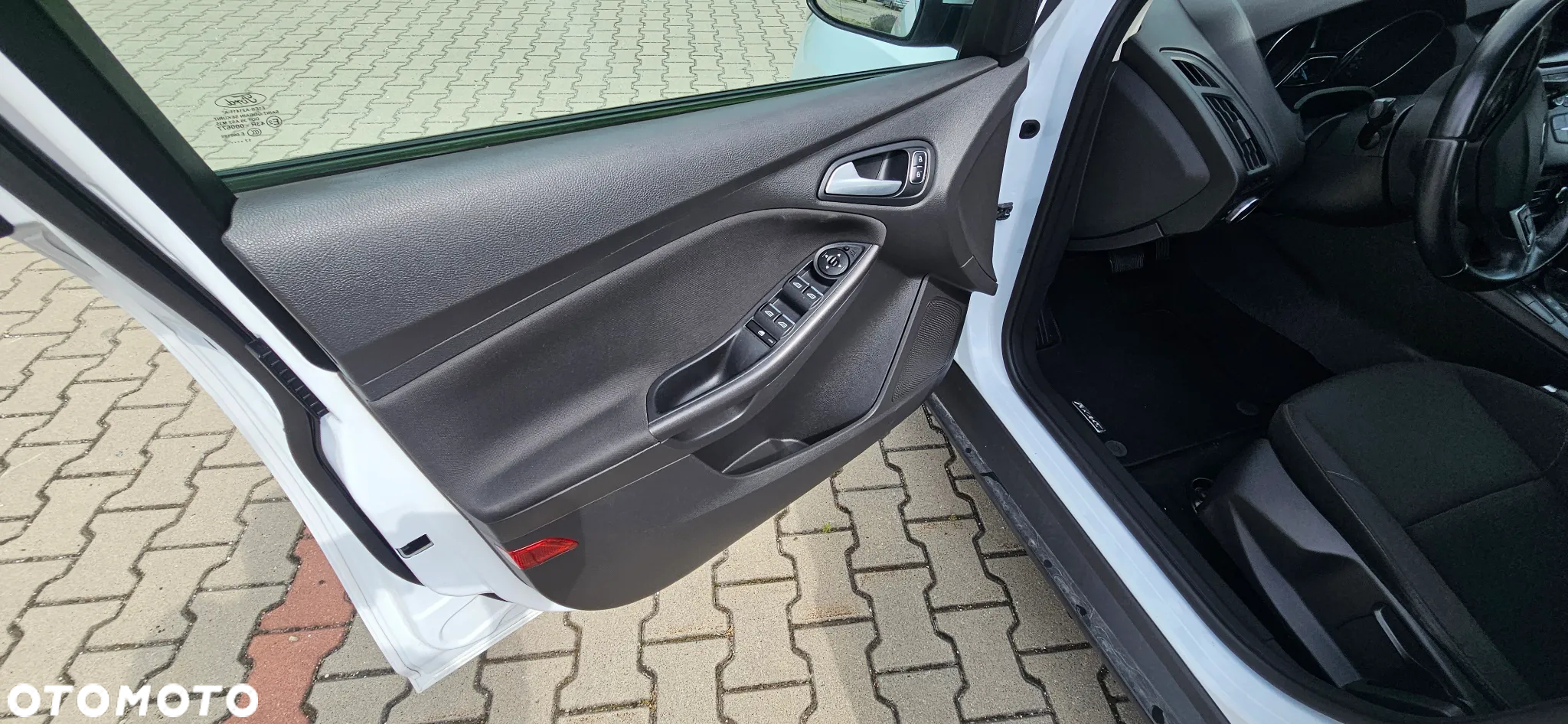 Ford Focus 1.0 EcoBoost Active - 17