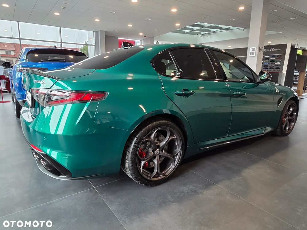 Alfa Romeo Giulia 2.9 V6 Bi-Turbo AT8 Quadrifoglio - 5