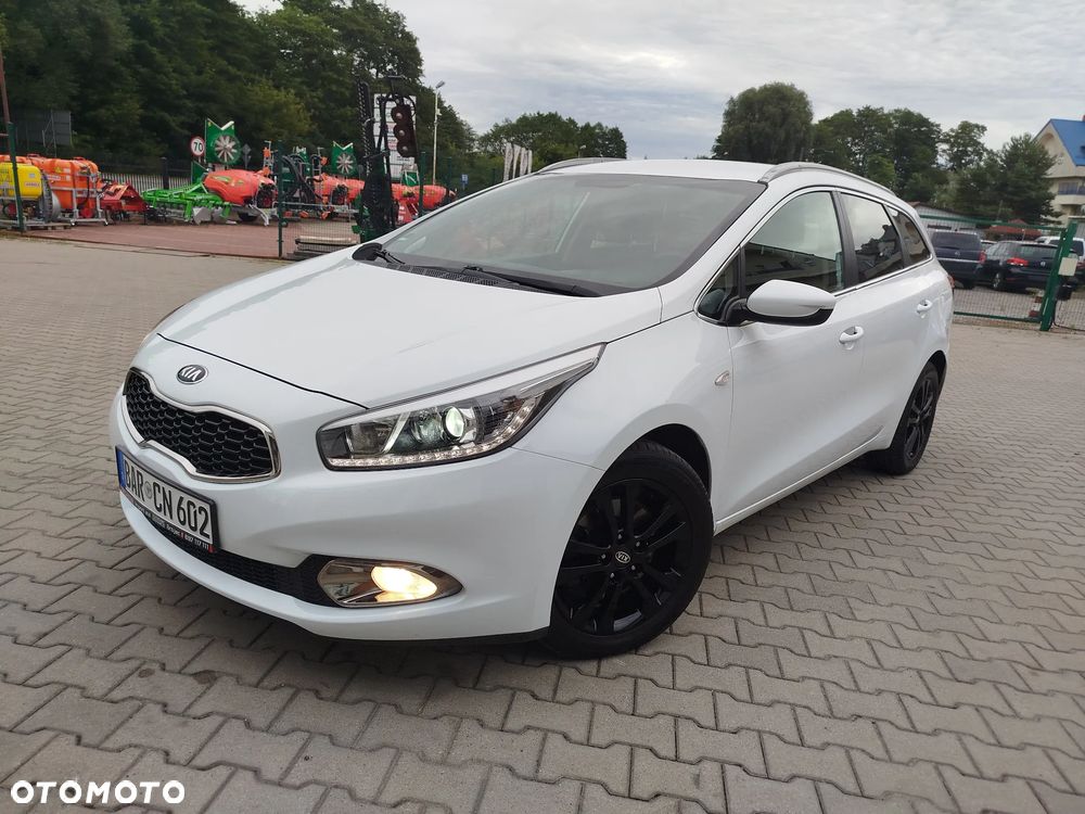 Kia Ceed 1.6 CRDi 128 Dream-Team Edition - 2
