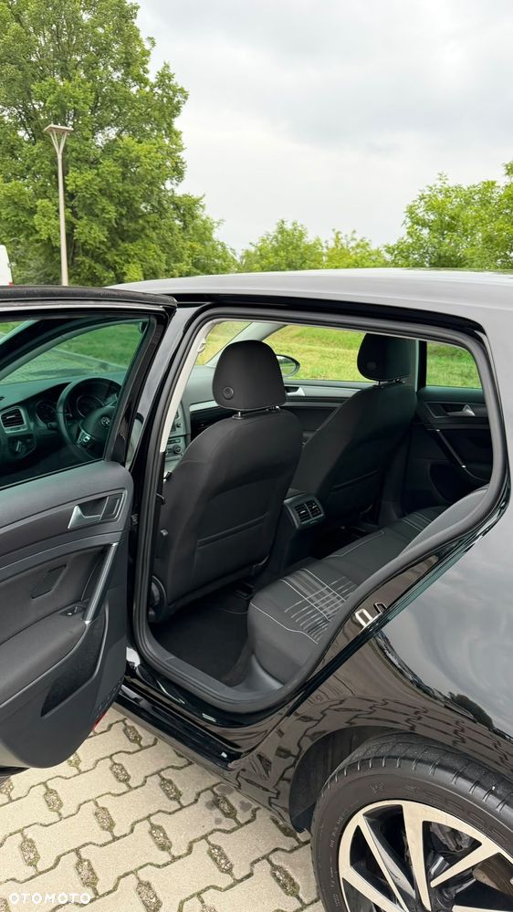 Volkswagen Golf - 18