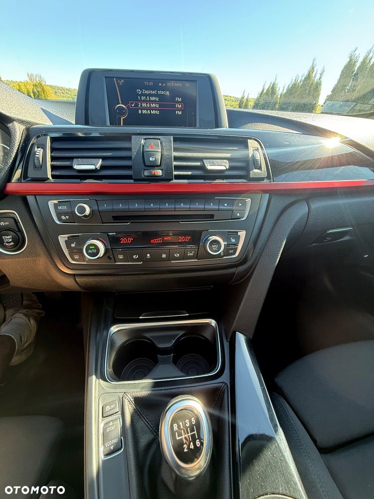 BMW 3GT 320d Sport Line - 30