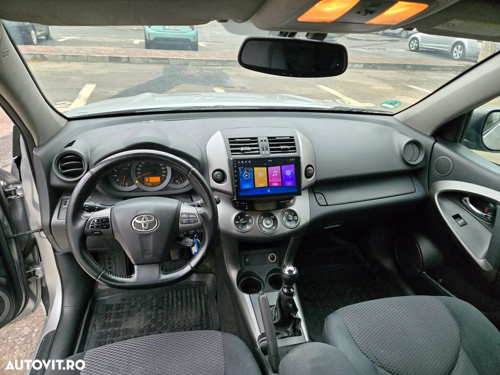 Toyota RAV4 2.2 D-4D Executive - 8