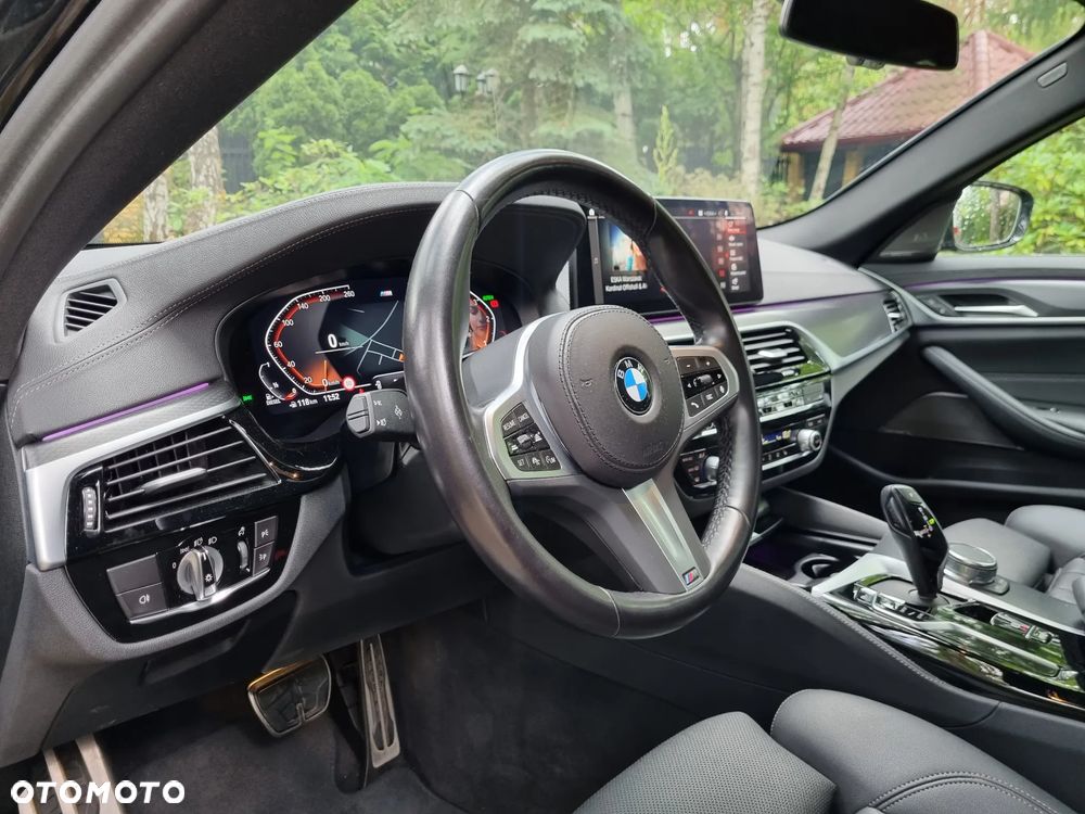 BMW Seria 5 520d xDrive MHEV M Sport sport - 13