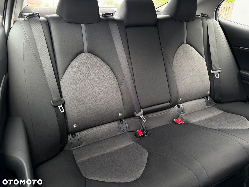 Toyota Camry 2.5 Hybrid Comfort CVT - 26