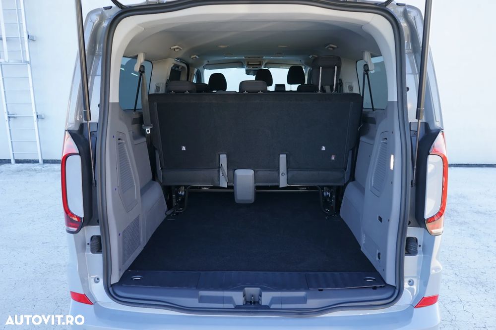 Volkswagen Caravelle - 10