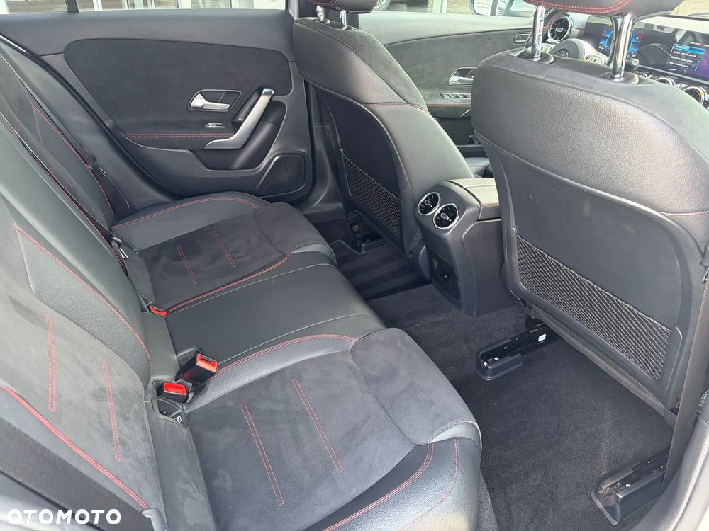 Mercedes-Benz Klasa A 180 AMG Line 7G-DCT - 18