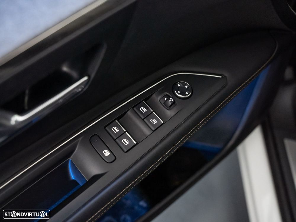 Peugeot 3008 1.6 Hybrid GT Pack e-EAT8 - 18