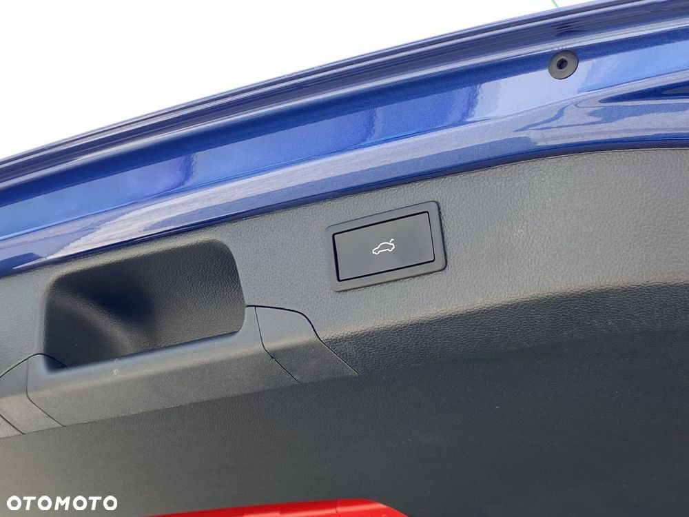 Volkswagen Passat - 11